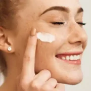 free neutrogena clarifying spray facial retinoid 180x180 - FREE Neutrogena Clarifying Spray & Facial Retinoid